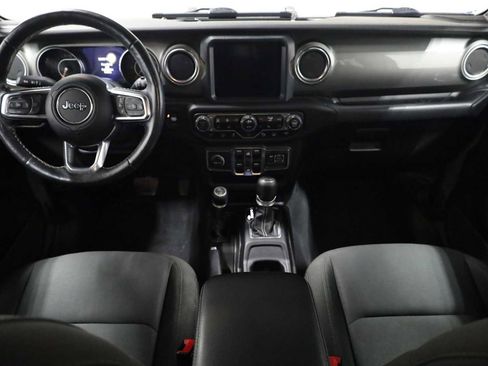 Used 2019 Jeep Wrangler Unlimited Sahara image 23