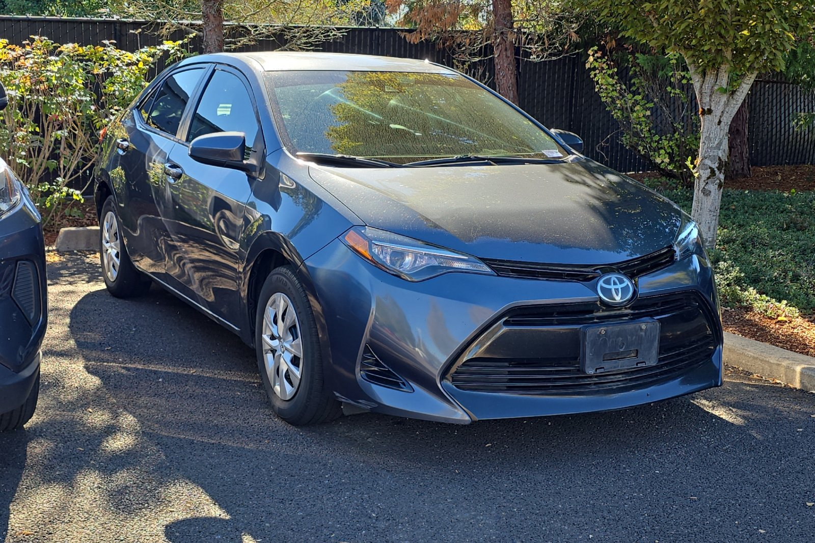 Used 2017 Toyota Corolla L w/ Carpet Mat Package (TMS) FWD image 2