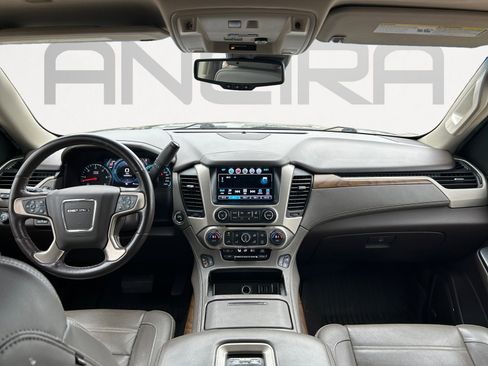 Used 2019 GMC Yukon XL Denali w/ Denali Ultimate Package image 3