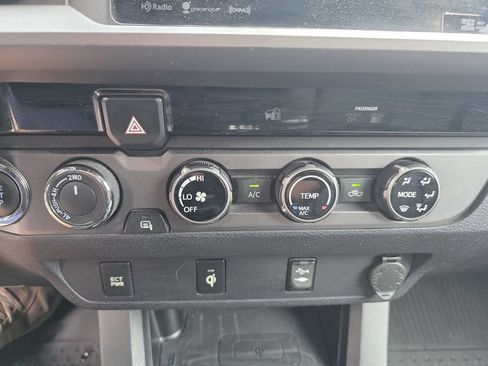 Used 2017 Toyota Tacoma TRD Off-Road w/ Tow Package AWD/4WD image 26