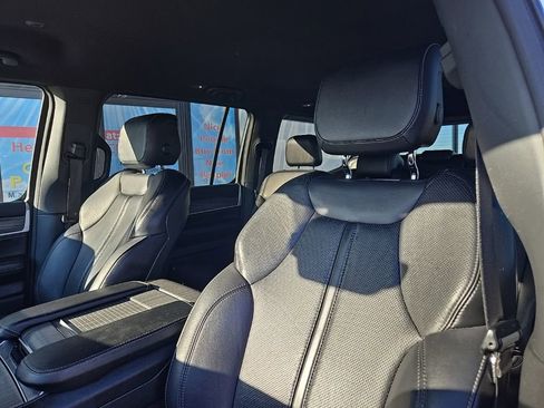 Used 2024 Jeep Wagoneer Series II w/ Flexible Seating Group AWD/4WD image 33