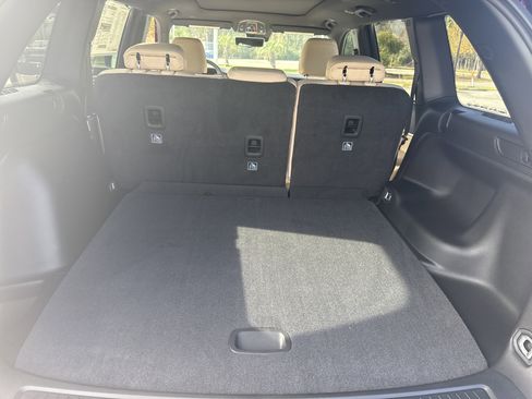 New 2025 Jeep Grand Cherokee Limited w/ Luxury Tech Group II RWD image 32