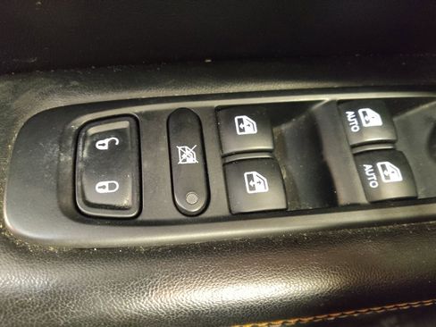 Used 2018 Jeep Compass Latitude w/ Cold Weather Group image 27