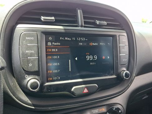 Used 2023 Kia Soul LX w/ Option Group 015 FWD image 16