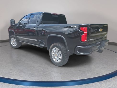 Used 2024 Chevrolet Silverado 2500 High Country w/ High Country Premium Package AWD/4WD image 7