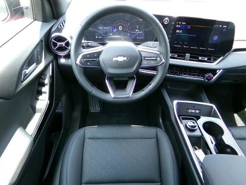 New 2026 Chevrolet Equinox LT w/ Convenience Package II image 5