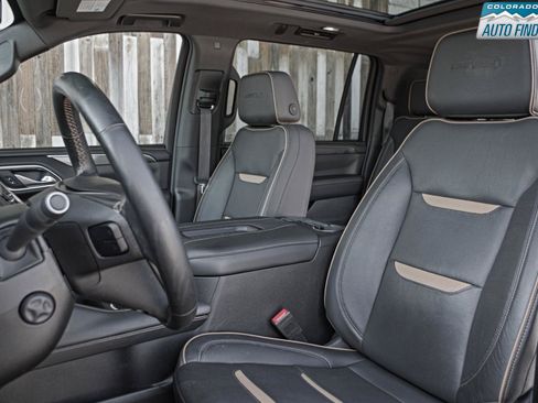 Used 2023 GMC Yukon XL AT4 w/ AT4 Premium Plus Package AWD/4WD image 13