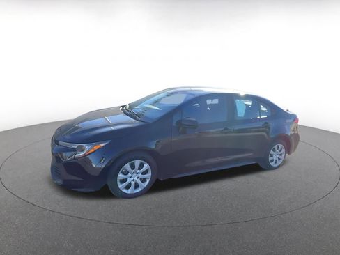 Used 2025 Toyota Corolla LE image 7