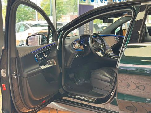 Used 2023 Mercedes-Benz EQE 500 4MATIC SUV image 19