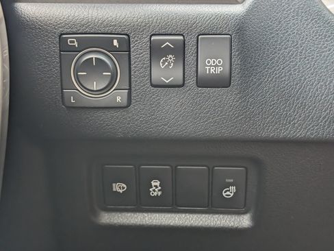 Used 2014 Lexus GX 460 Luxury AWD/4WD image 25