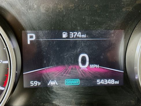 Used 2024 Kia Carnival LX image 19