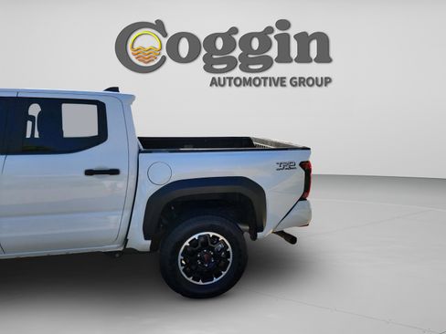 Certified 2025 Toyota Tacoma TRD Off-Road image 30