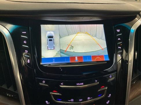 Used 2018 Cadillac Escalade ESV Premium Luxury image 31