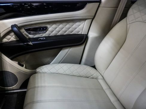 Used 2020 Bentley Bentayga Speed image 33