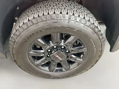 Used 2025 GMC Sierra 2500 AT4 AWD/4WD image 35