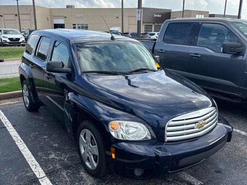Used 2009 Chevrolet HHR LS FWD image 2
