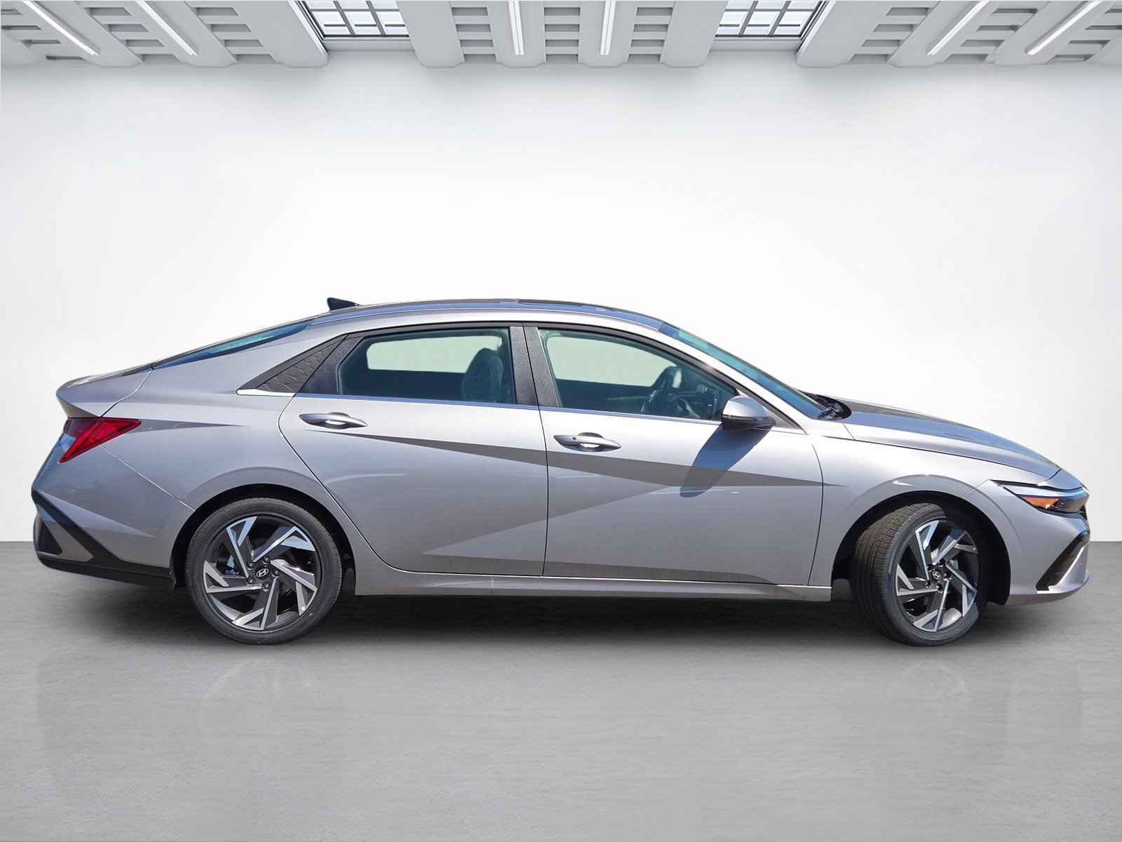 New 2026 Hyundai Elantra Limited FWD image 4