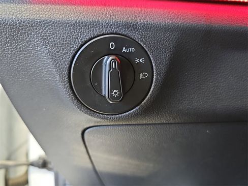 Used 2020 Volkswagen Jetta GLI image 23