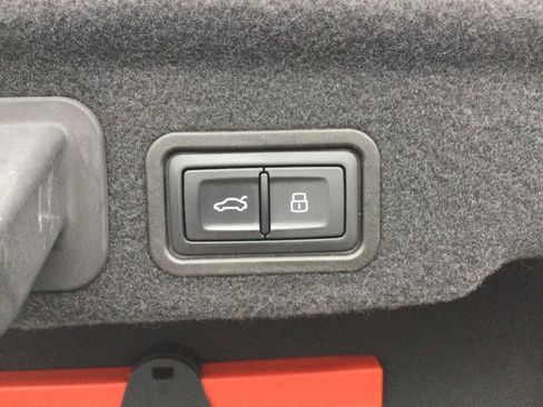 Used 2017 Audi A8 L 4.0T w/ Driver Assistance Package image 26