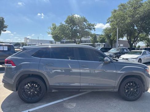 Used 2021 Volkswagen Atlas Cross Sport SE FWD image 4