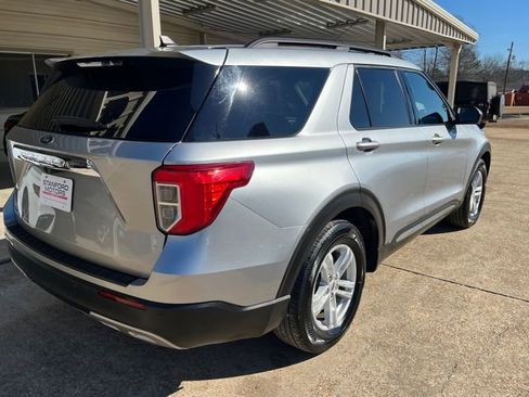 Used 2024 Ford Explorer XLT w/ Equipment Group 202A image 10