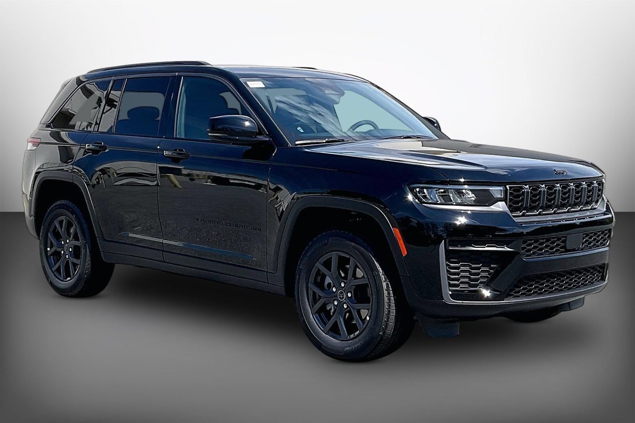 New 2027 Jeep Grand Cherokee Altitude AWD/4WD image 1