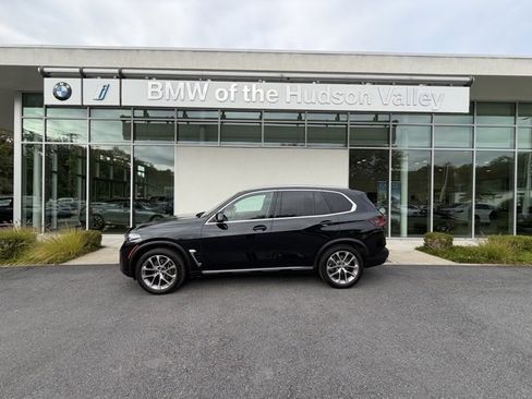 Used 2025 BMW X5 xDrive40i w/ Premium Package image 1