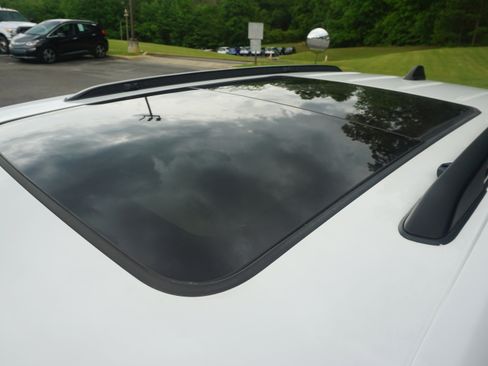 Used 2023 Jeep Grand Cherokee 4WD 4xe image 14