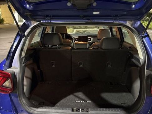 Used 2022 Hyundai Venue Limited w/ Cargo Package image 7