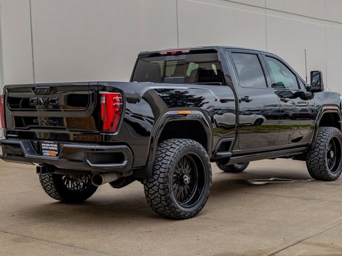 Used 2025 GMC Sierra 2500 Denali Ultimate image 10