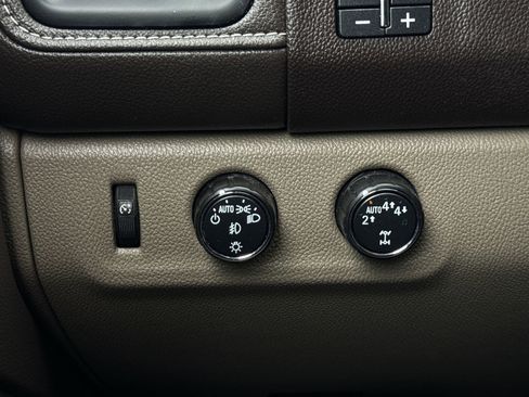 Used 2018 GMC Canyon SLT w/ Trailering Package image 16