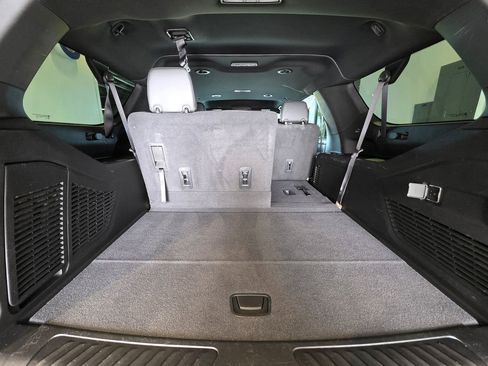 Used 2022 Chevrolet Suburban LT AWD/4WD image 10