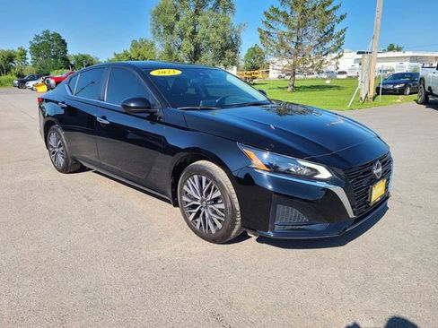 Used 2023 Nissan Altima 2.5 SV AWD/4WD image 4