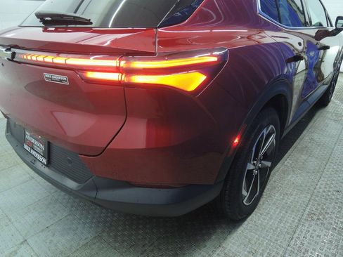 New 2026 Chevrolet Equinox EV LT image 31