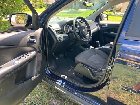 Used 2018 Dodge Journey SE image 8