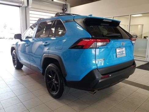 Used 2019 Toyota RAV4 LE w/ Carpet Mat Package AWD/4WD image 19