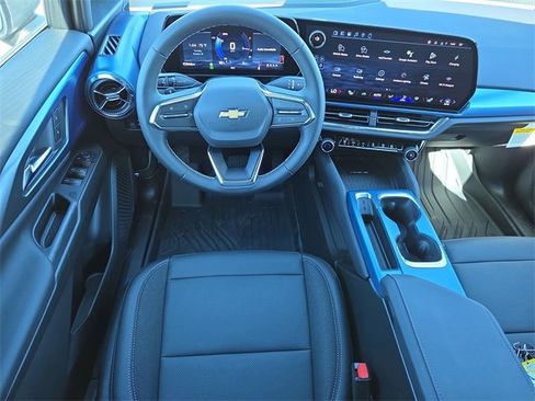 New 2026 Chevrolet Equinox EV LT image 12