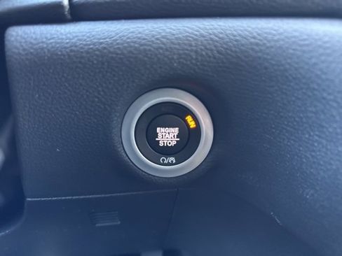 New 2026 Chrysler Pacifica Select image 16