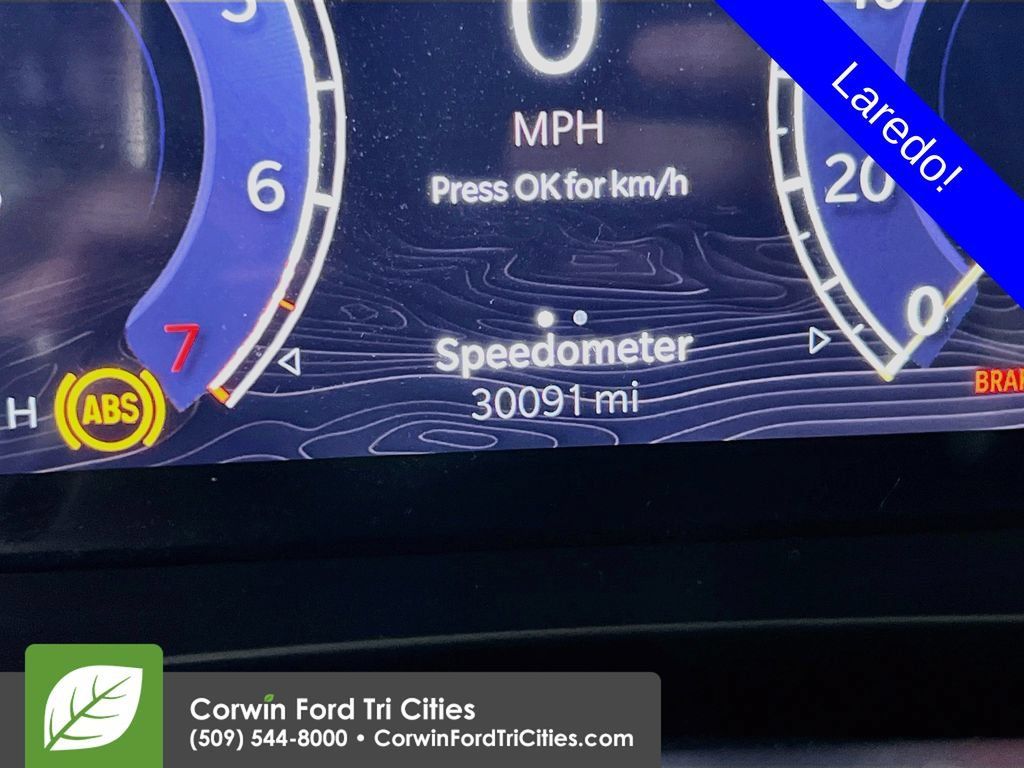 Used 2023 Jeep Grand Cherokee L Laredo w/ Luxury Tech Group I AWD/4WD image 2