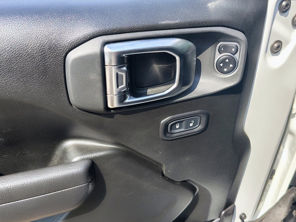 Used 2026 Jeep Wrangler Unlimited Rubicon AWD/4WD image 19