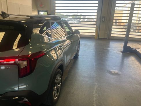 Used 2024 Kia Seltos S FWD image 9