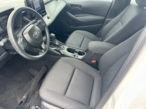 Used 2025 Toyota Corolla LE FWD image 32