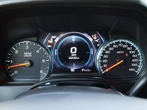 Used 2019 Chevrolet Suburban Premier w/ Premier Plus Edition AWD/4WD image 16