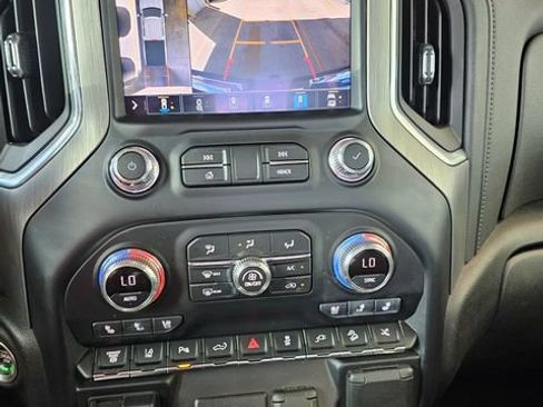 Used 2022 GMC Sierra 2500 Denali w/ Denali Black Diamond Edition AWD/4WD image 32