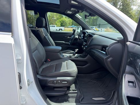 Used 2023 Chevrolet Traverse High Country w/ LPO, Floor Liner Package AWD/4WD image 13