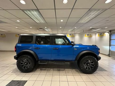 Used 2023 Ford Bronco Wildtrak image 3