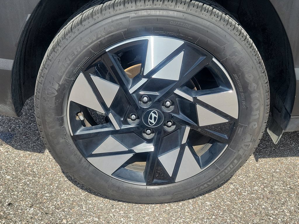 Used 2025 Hyundai Kona SEL FWD image 5