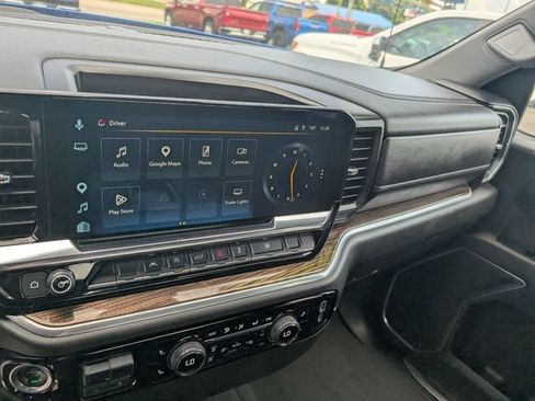 Used 2025 Chevrolet Silverado 1500 LT AWD/4WD image 21