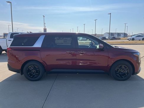 New 2026 Kia Carnival image 6