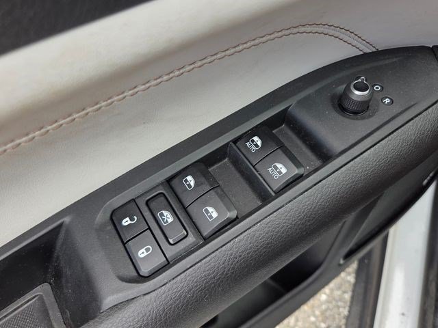 Used 2023 Jeep Compass Limited AWD/4WD image 28